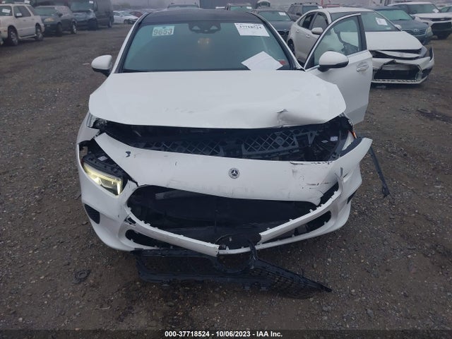WDD3G4FB4KW000579 Mercedes-Benz A-class A 220