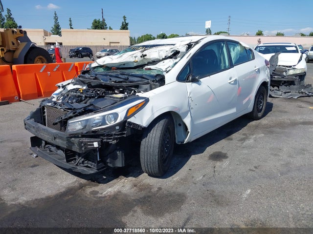 KIA FORTE LX 2018 3KPFK4A73JE256701 Image 2