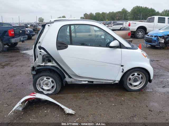 2015 SMART FORTWO PASSION/PURE VIN: WMEEJ3BA6FK795631