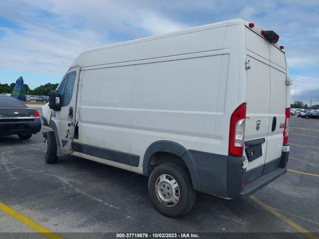 3C6TRVBG9JE146777 RAM Promaster Cargo Van