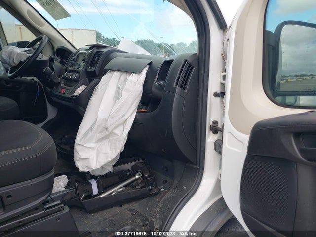3C6TRVBG9JE146777 RAM Promaster Cargo Van