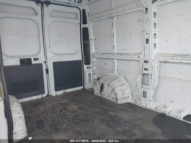 3C6TRVBG9JE146777 RAM Promaster Cargo Van