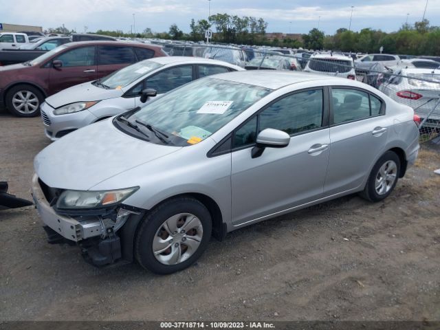 19XFB2F52FE102595 Honda Civic Sedan Lx