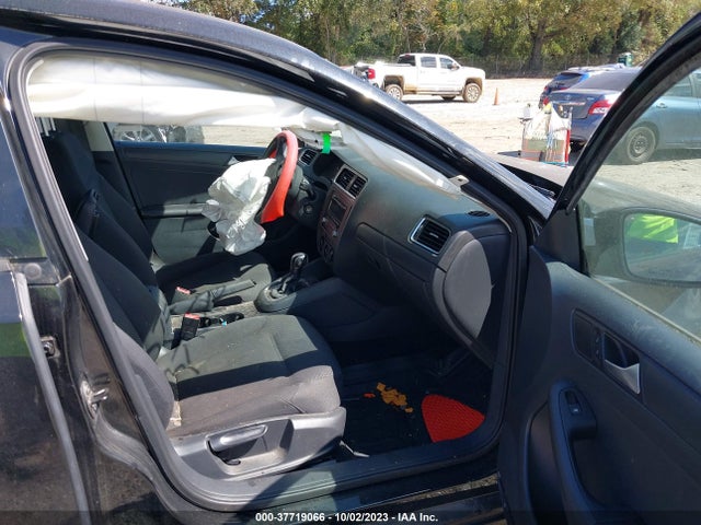 3VW2K7AJ2EM406608 Volkswagen Jetta Sedan S