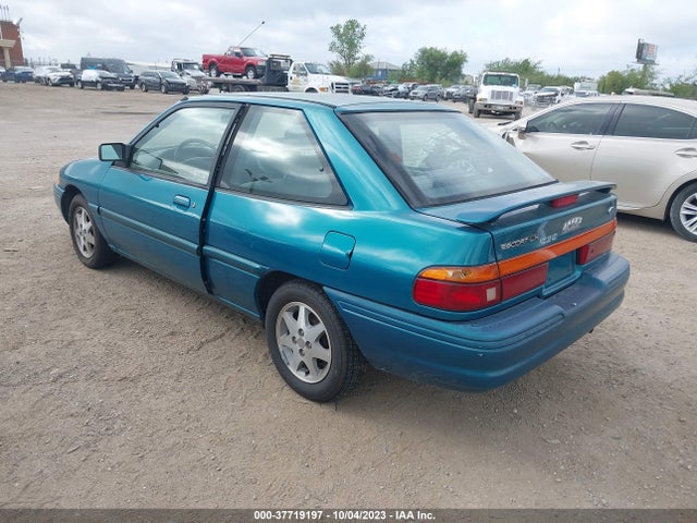 1996 FORD ESCORT LX VIN: 1FASP11JXTW181617