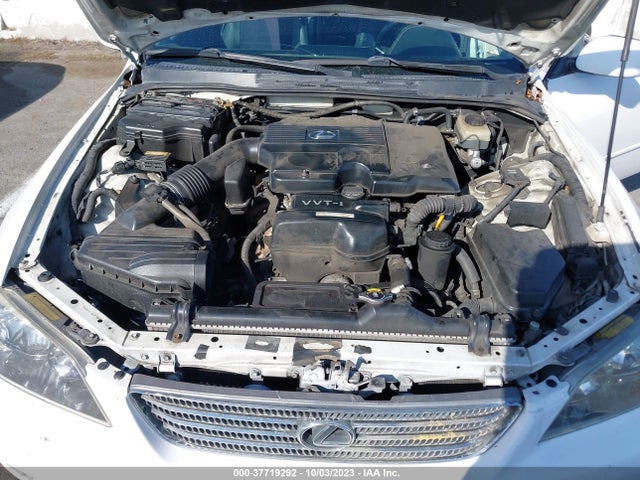 2001 LEXUS IS 300 VIN: JTHBD182710029116