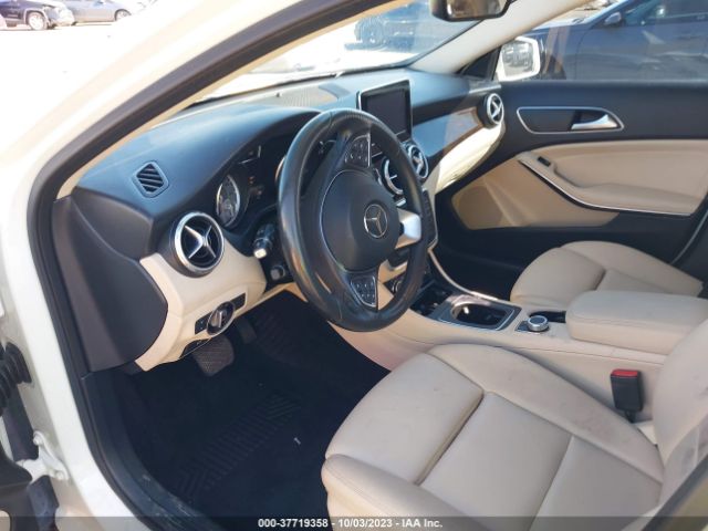 WDCTG4EB3GJ218264 Mercedes-Benz GLA 250