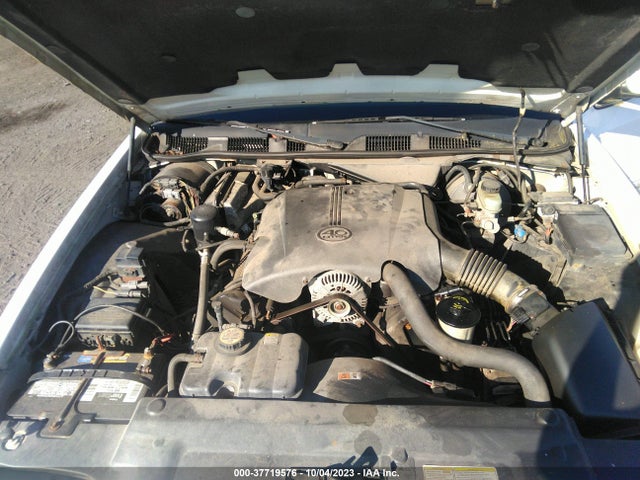 2001 FORD CROWN VICTORIA VIN: 2FAFP73W11X182119