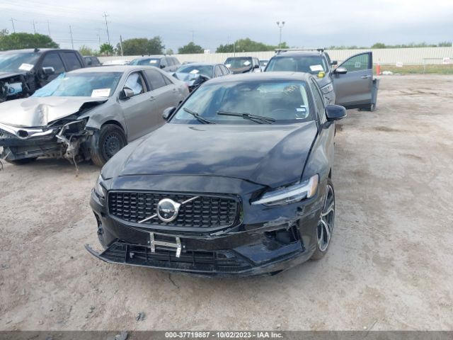 7JRL12TL0RG280682 Volvo S60 Plus Dark Theme