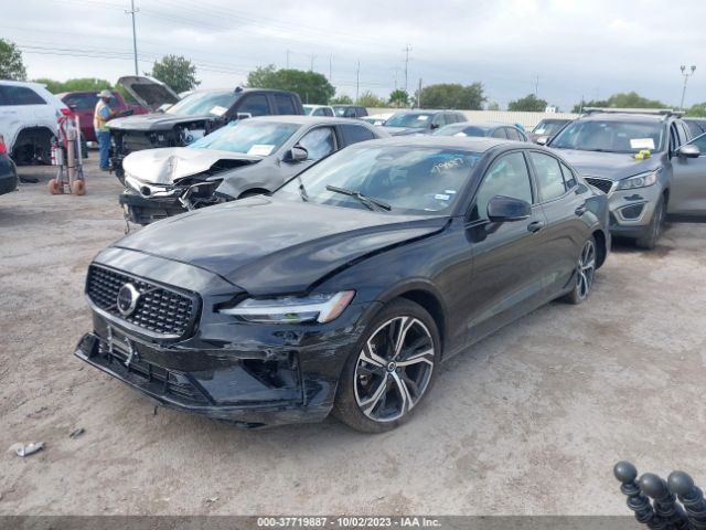 7JRL12TL0RG280682 Volvo S60 Plus Dark Theme