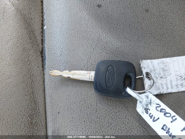 2004 FORD ESCAPE XLT VIN: 1FMCU03144KA88594