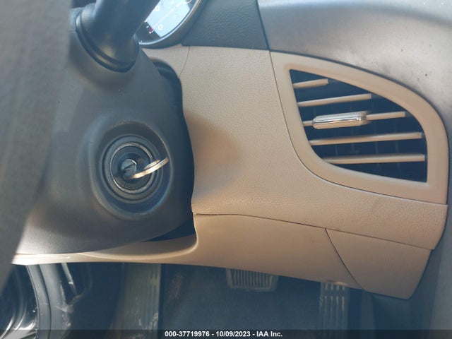 2013 HYUNDAI ELANTRA GLS VIN: 5NPDH4AE9DH410056