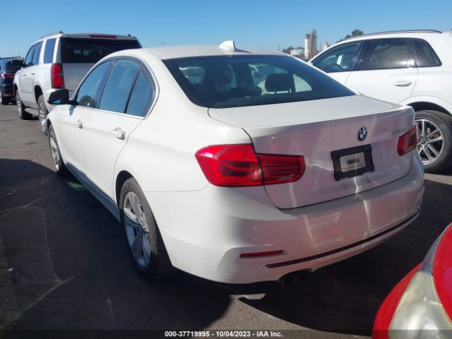 2018 BMW 3 SERIES WBA8B9G51JNV00494 Photo 2