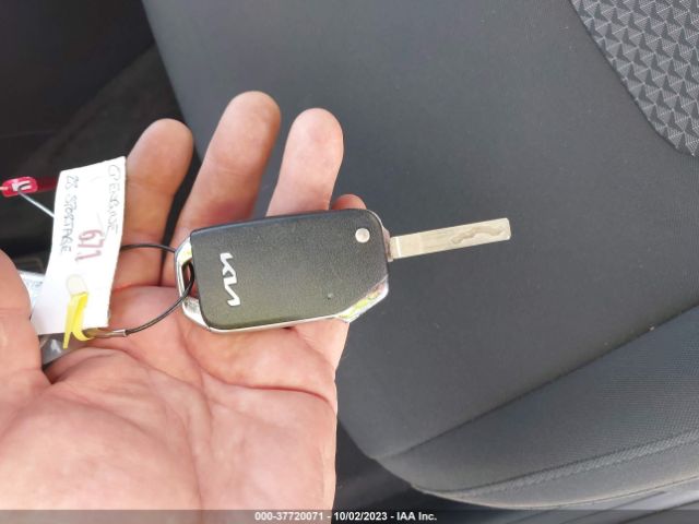 KNDPU3AFXP7036447 KIA Sportage Lx