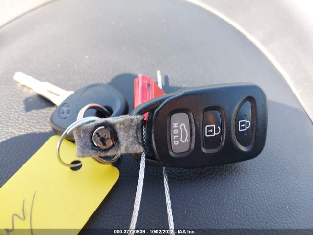 2013 HYUNDAI ELANTRA GLS VIN: 5NPDH4AE5DH323223