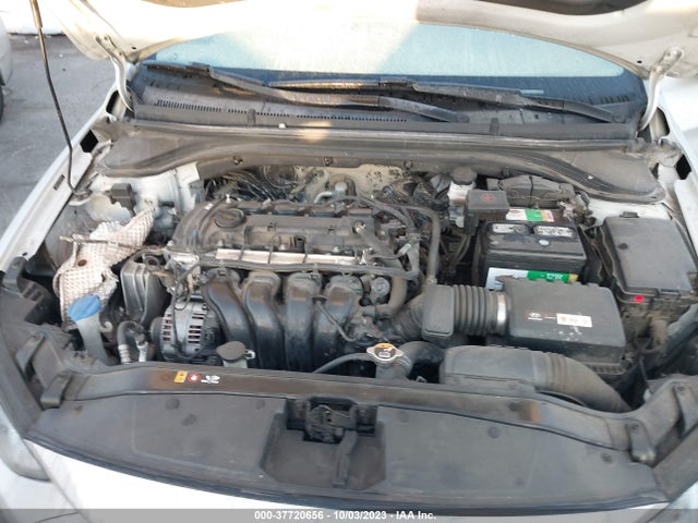 2017 HYUNDAI ELANTRA SE VIN: 5NPD84LF1HH026736