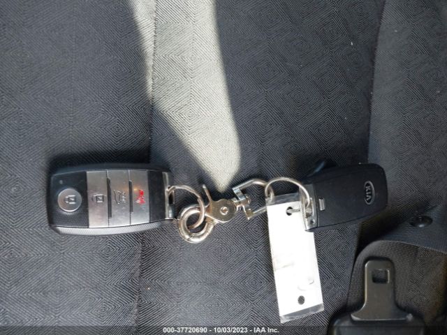 KNDCC3LC1H5050187 KIA NIRO EX