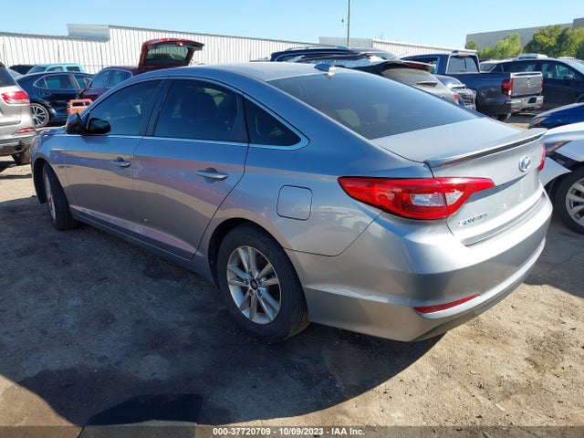 2015 HYUNDAI SONATA SE VIN: 5NPE24AF1FH184192