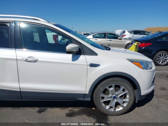 1FMCU0J91FUB96168 Ford Escape Titanium