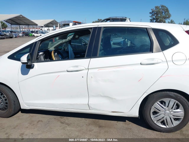 Honda FIT LX 2018 3HGGK5H49JM730440 Image 14