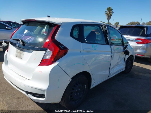 Honda FIT LX 2018 3HGGK5H49JM730440 Image 4