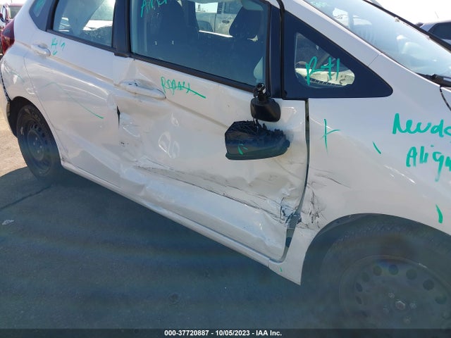 Honda FIT LX 2018 3HGGK5H49JM730440 Image 6