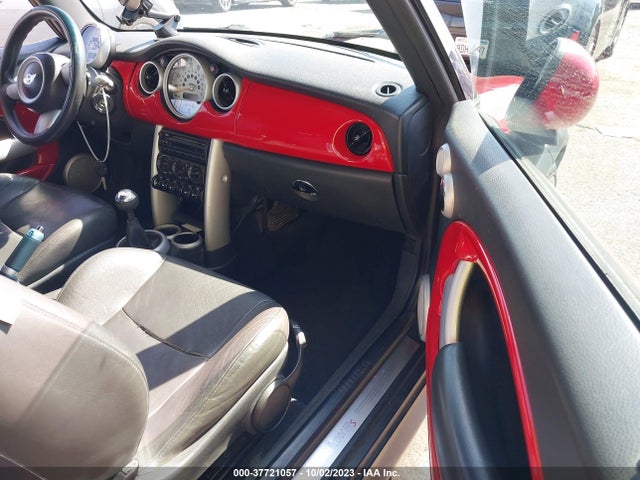 2005 MINI COOPER CONVERTIBLE WMWRH33495TF81696 Photo 4