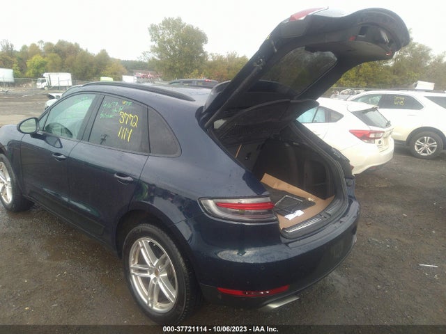 2020 PORSCHE MACAN WP1AA2A51LLB11195 Photo 2
