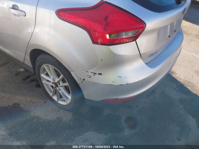 1FADP3K25FL318190 Ford FOCUS SE