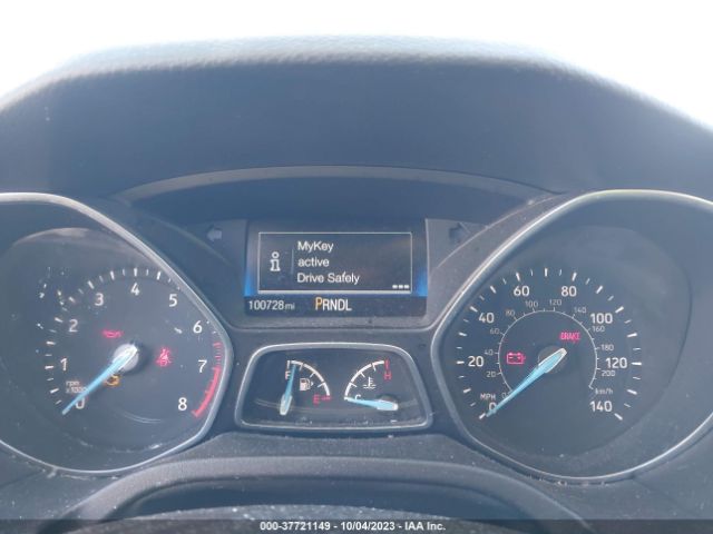 1FADP3K25FL318190 Ford FOCUS SE