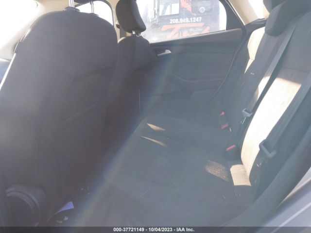 1FADP3K25FL318190 Ford FOCUS SE