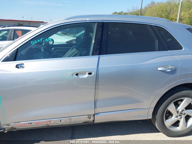 WA1AUCF39M1059196 Audi Q3 PREMIUM