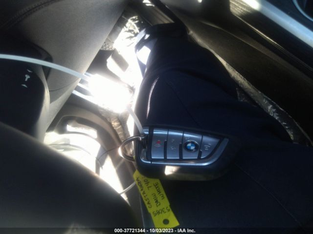 WBA7E2C58HG739703 BMW 7 Series 740i