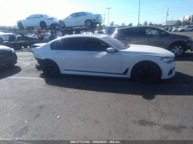 WBA7E2C58HG739703 BMW 7 Series 740i