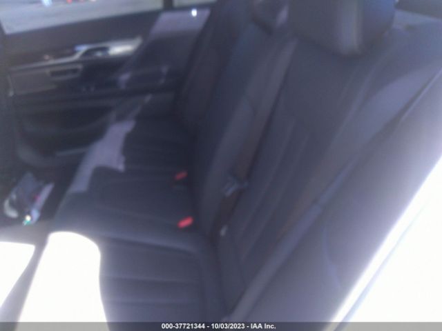 WBA7E2C58HG739703 BMW 7 Series 740i