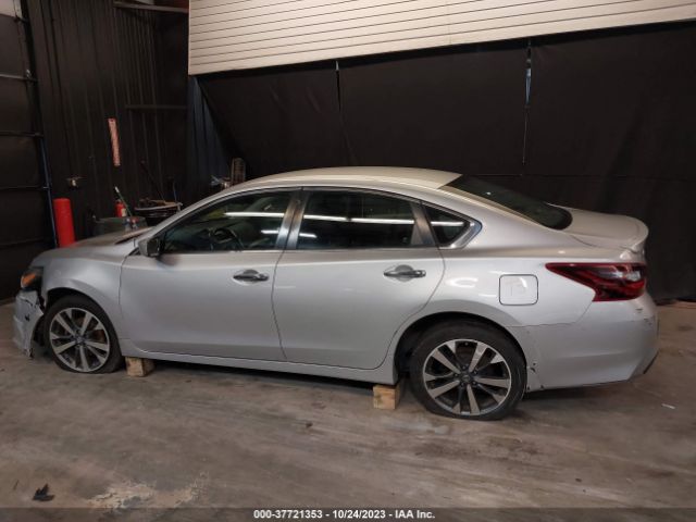1N4AL3AP3HC137927 Nissan Altima 2.5 Sr