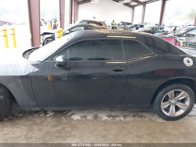 2C3CDZAG4KH677430 Dodge Challenger Sxt