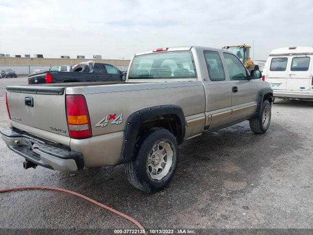 2001 CHEVROLET SILVERADO 1500 LS VIN: 2GCEK19T411388603