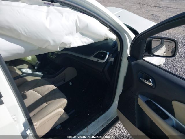 3C4PDCAB9JT443109 Dodge JOURNEY SE