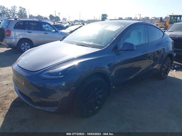 Tesla Model Y Long Range 2023 7SAYGDEE2PF880420 Image 2