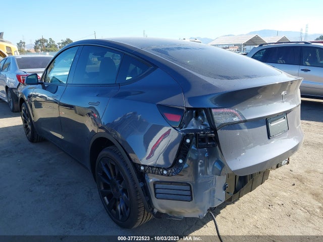 Tesla Model Y Long Range 2023 7SAYGDEE2PF880420 Image 3