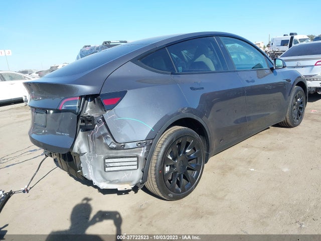 Tesla Model Y Long Range 2023 7SAYGDEE2PF880420 Image 4