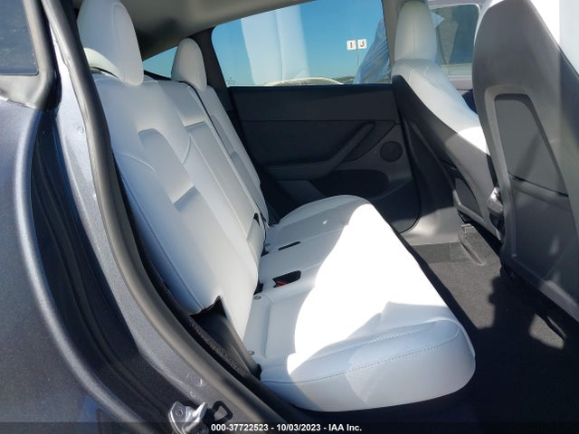 Tesla Model Y Long Range 2023 7SAYGDEE2PF880420 Image 8