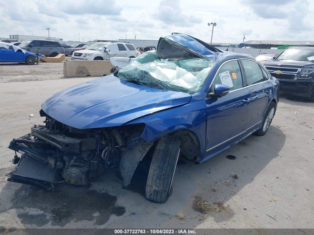 1VWBT7A38GC013988 Volkswagen Passat 1.8t Se