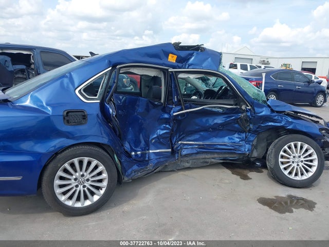 1VWBT7A38GC013988 Volkswagen Passat 1.8t Se