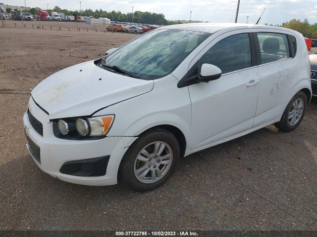 Chevrolet SONIC LT 2014 1G1JC6SHXE4104313 Image 2