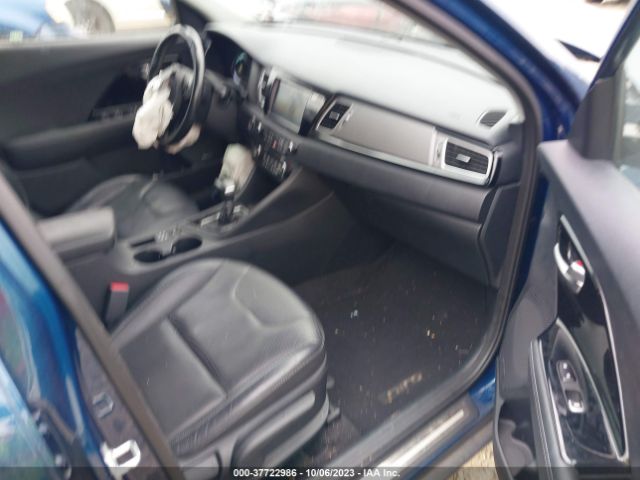 KNDCE3LC9J5132619 KIA Niro Touring