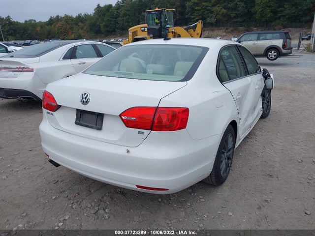 3VWB17AJ1EM385298 Volkswagen Jetta Sedan Se W/connectivity