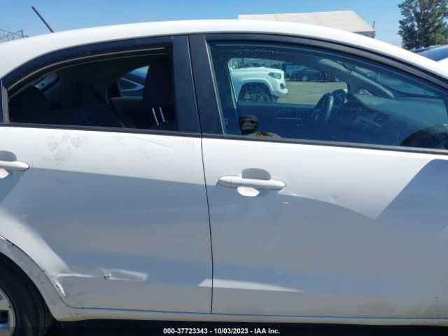 KNADM5A33F6459621 KIA RIO LX