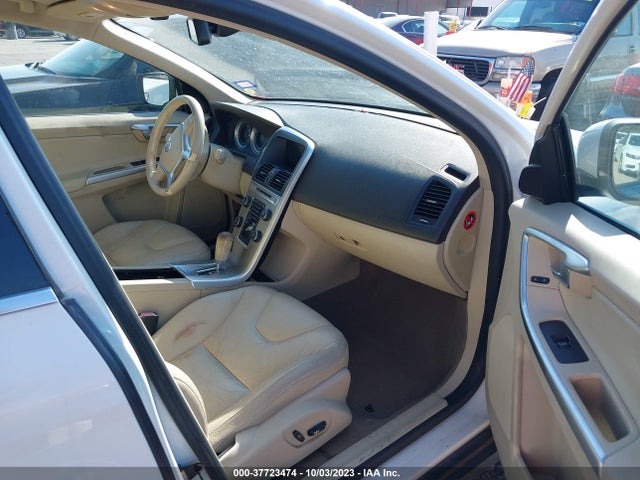 2011 VOLVO XC60 3.2L VIN: YV4952DL5B2205486